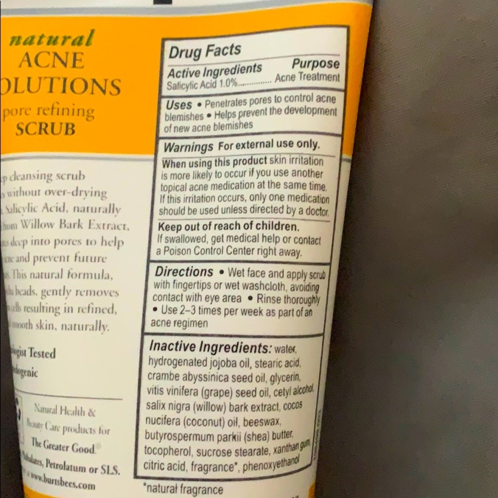 Burt’s Bees Acne Solutions Pore Refining Scrub - Picture 3 of 4